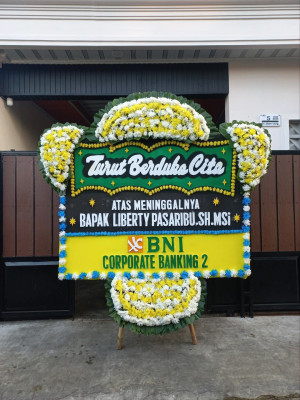 Papan Bunga Duka di Cihideung