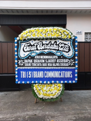 Papan Bunga Duka di Cihideung